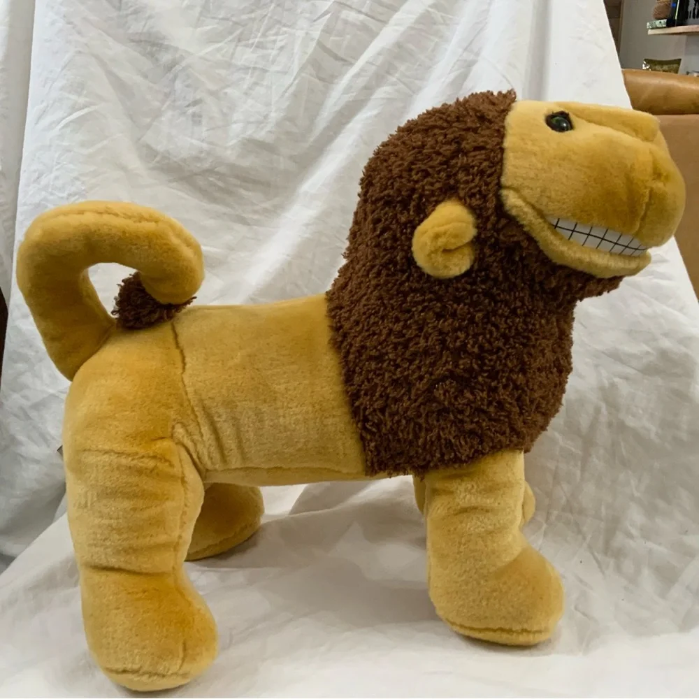 Gund Old Salem Winchester Lion Plush 12
